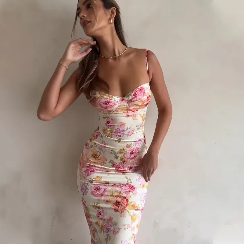 Vestido Largo Floral Ajustado con Escote Corazón y Tirantes Finos