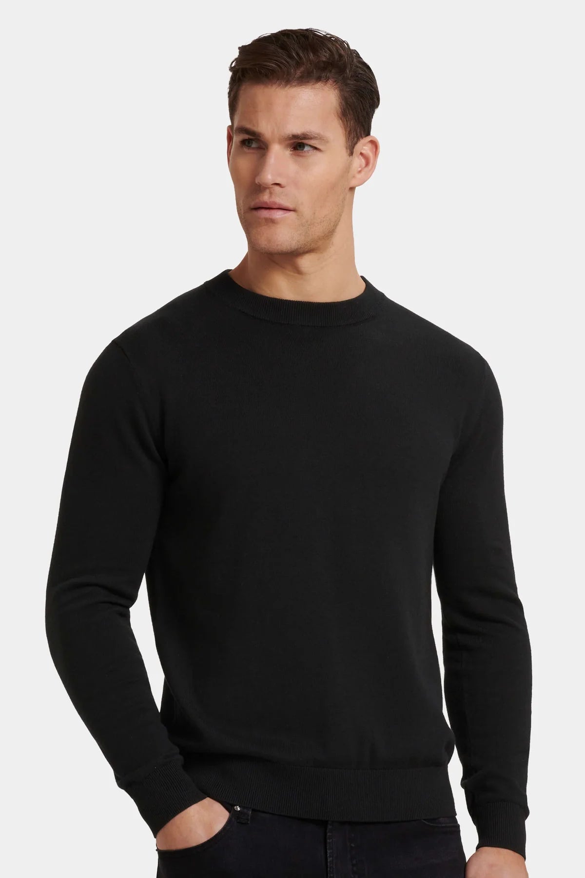 Suéter Negro Clásico, Elegante
